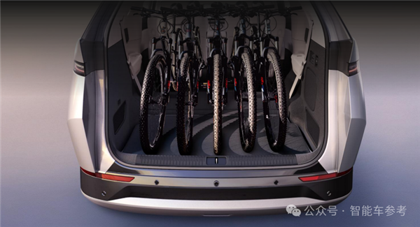 富联娱乐主管：今年纯电MPV爆款万人画像：超三成家庭年入百万 80%BBA车主油转电