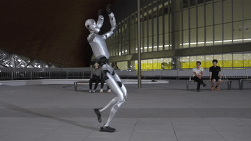 富联平台：愿景→实景，我们用AI“抵达”2030年